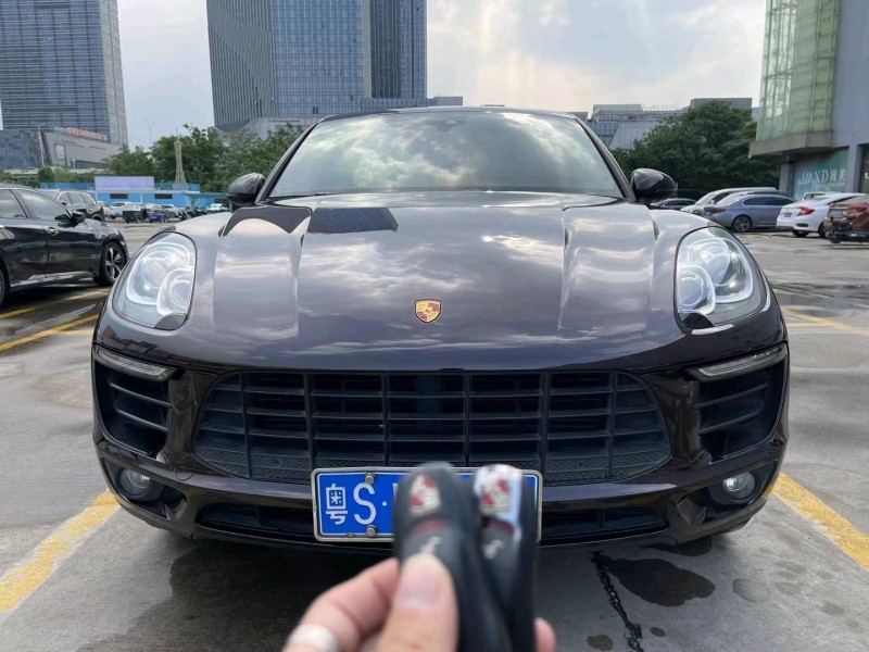 广州18年保时捷Macan1