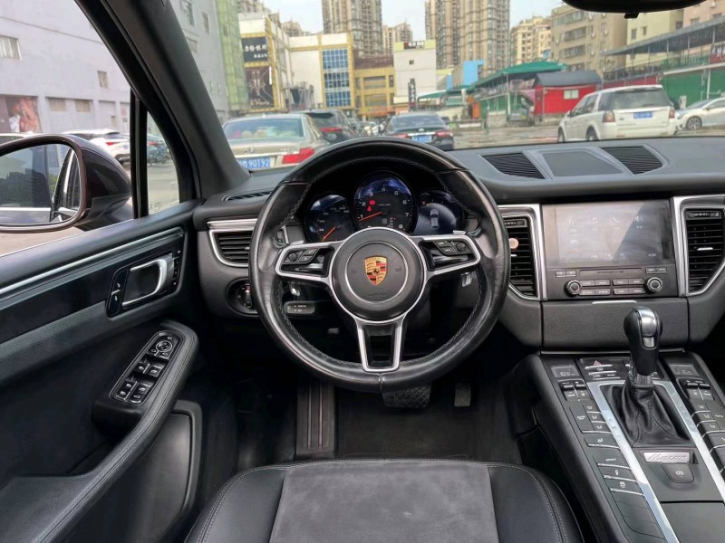 广州18年保时捷Macan5