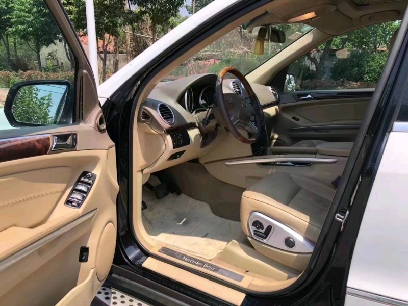 枣庄10年奔驰GL8