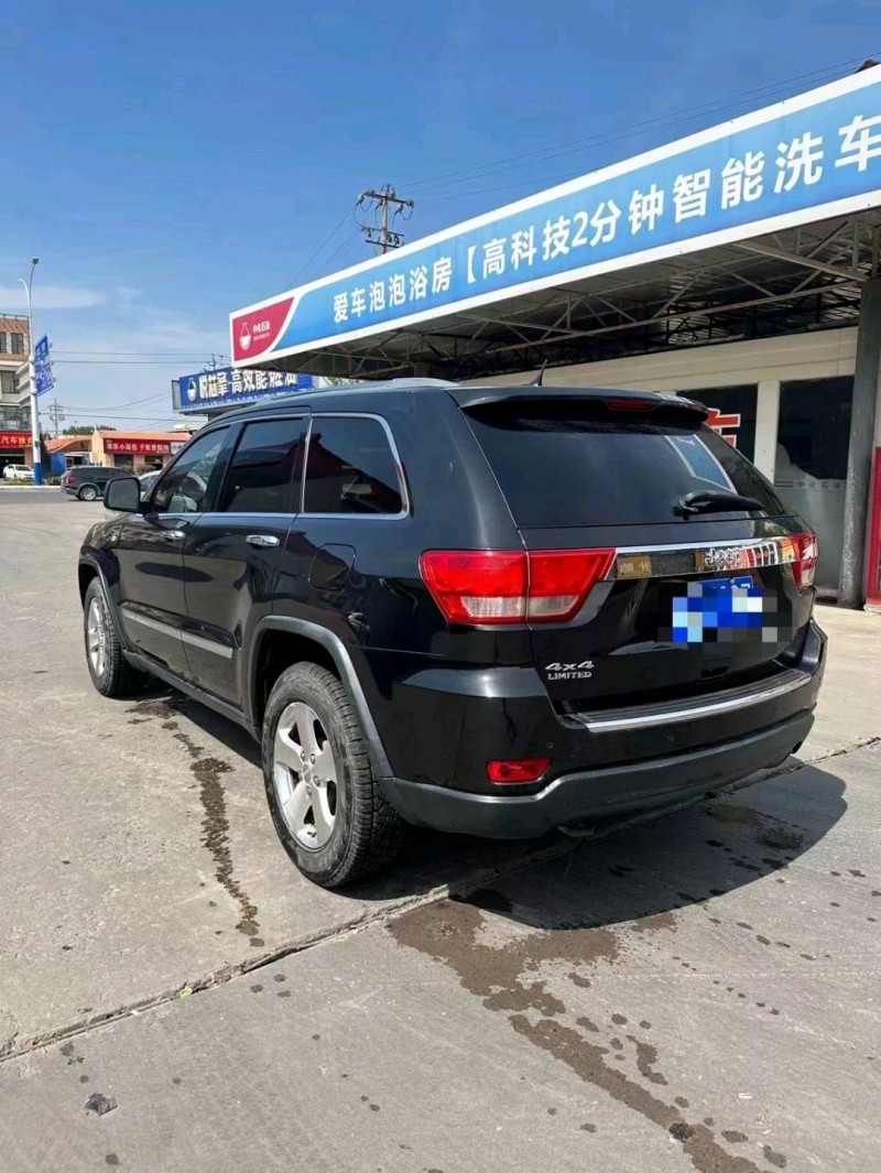 东营11年Jeep大切诺基4