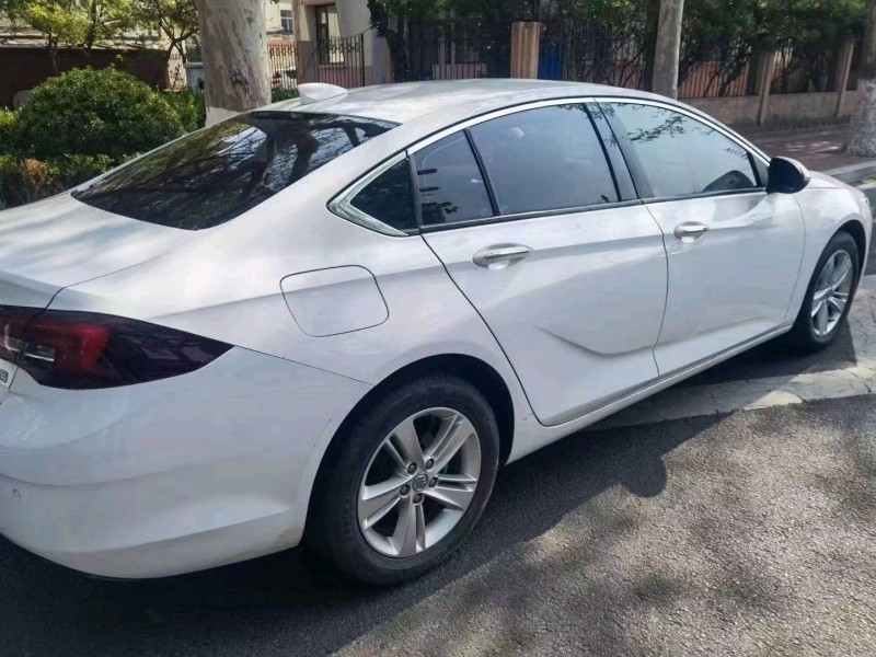 枣庄19年别克君威8