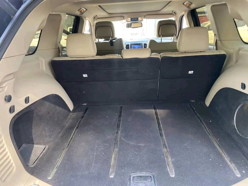 淄博11年Jeep大切诺基7