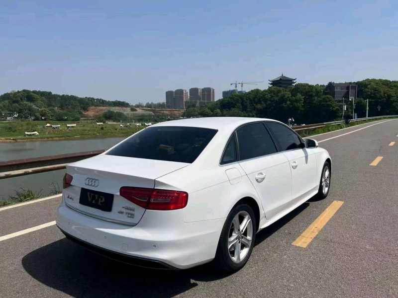衡阳15年奥迪A4L8