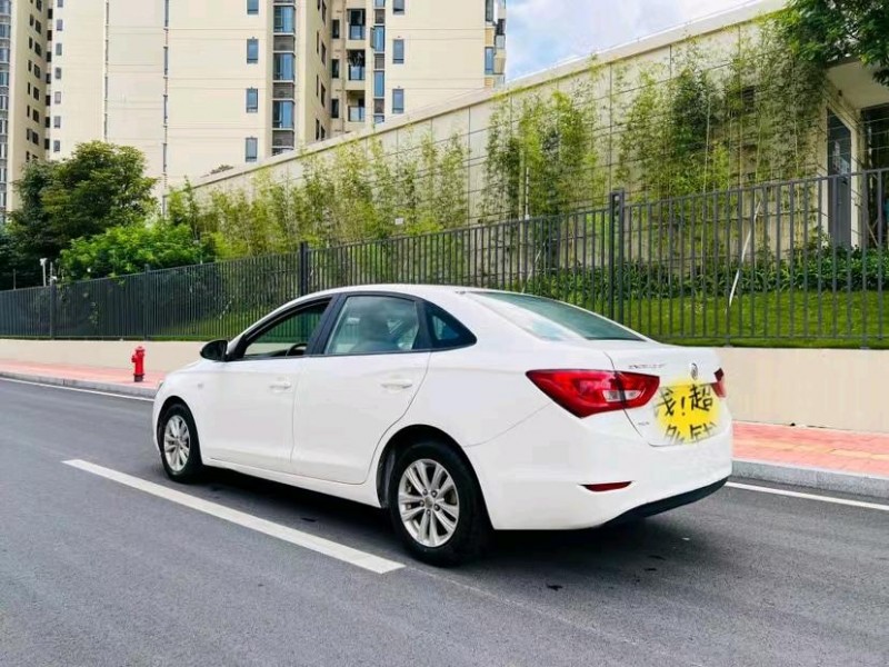 东莞17年别克英朗7