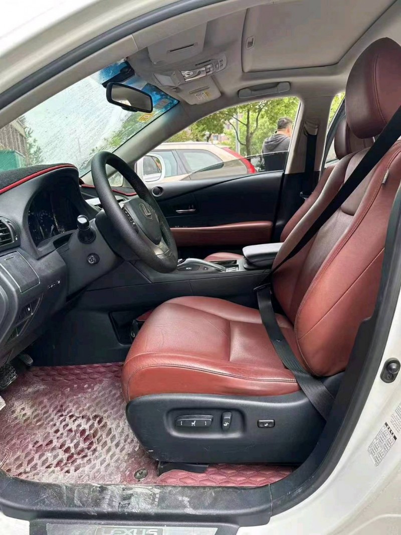 淮南13年雷克萨斯RX8