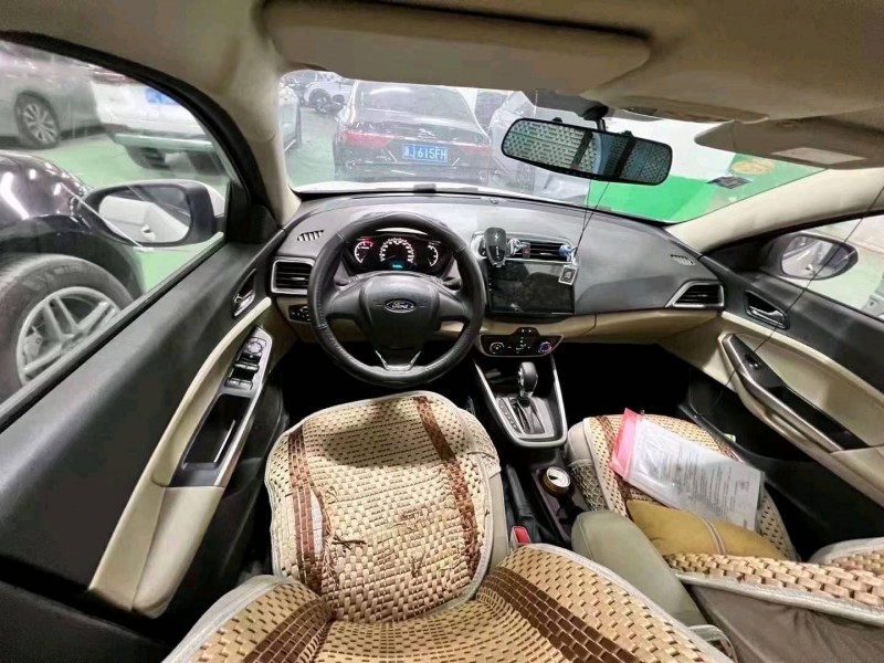 嘉兴17年福特福睿斯5