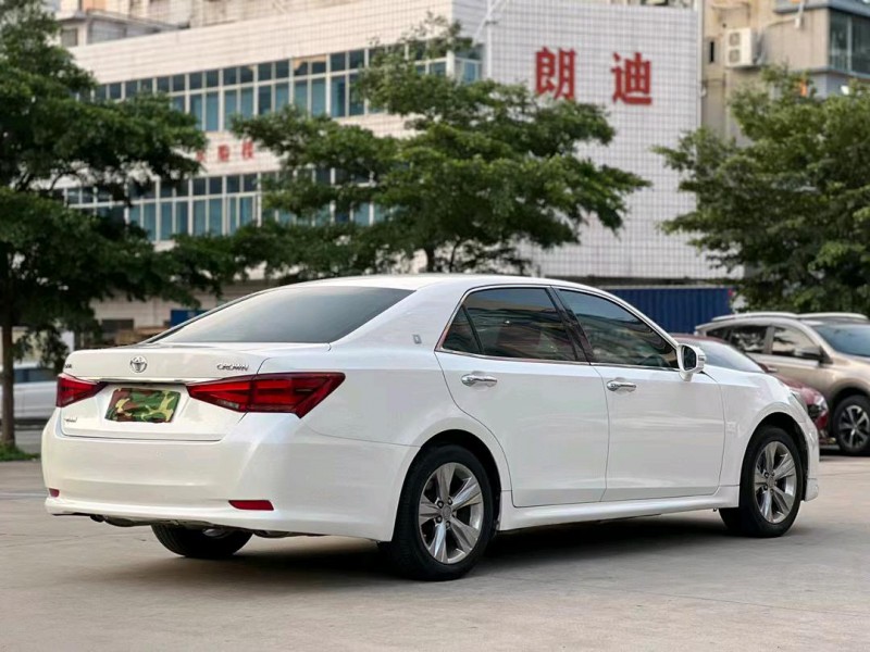 东莞15年丰田皇冠8