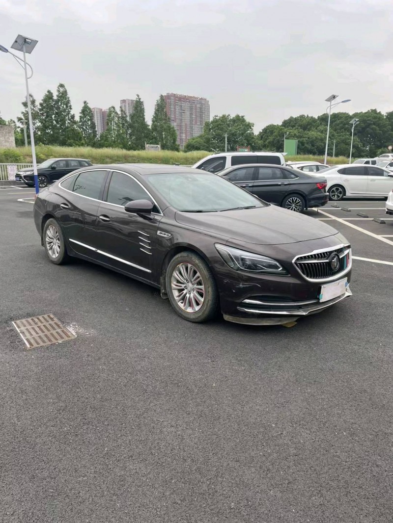 淮南18年别克君越3