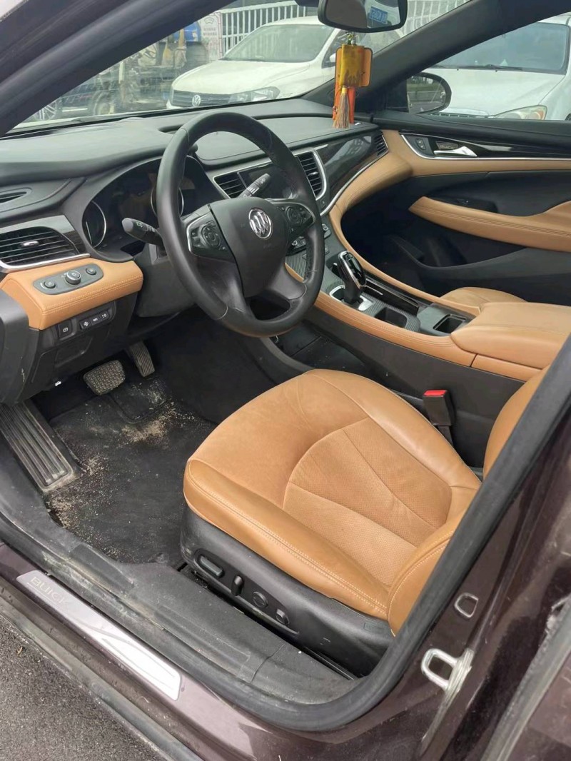 淮南18年别克君越8