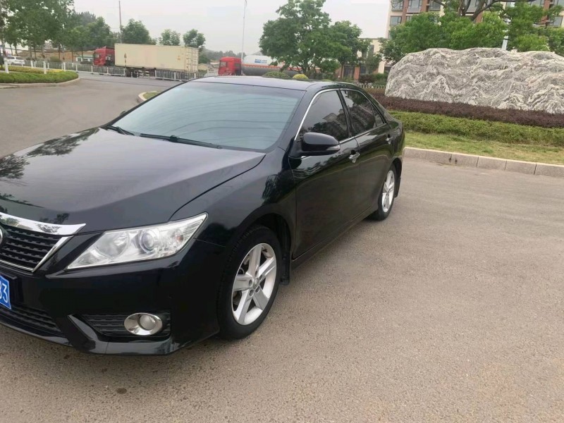 济宁13年丰田凯美瑞3