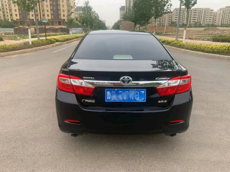 济宁13年丰田凯美瑞9