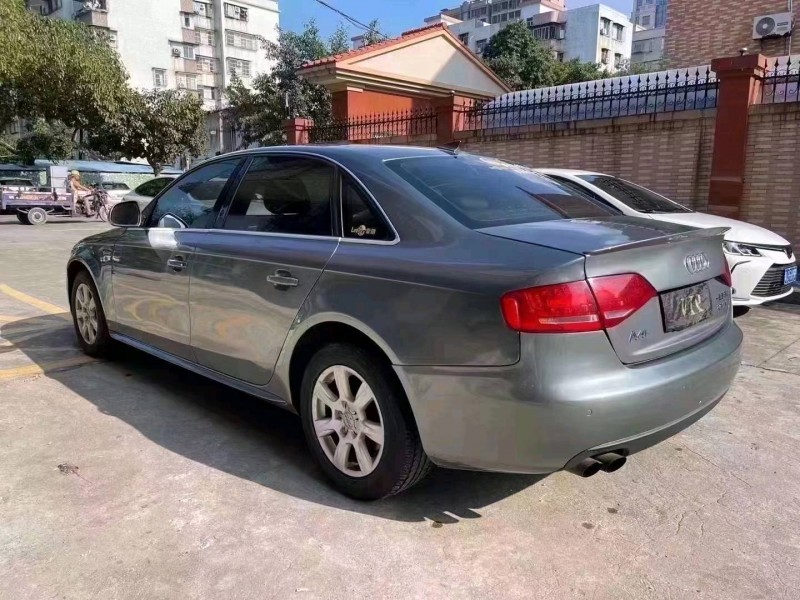 深圳10年奥迪A4L6
