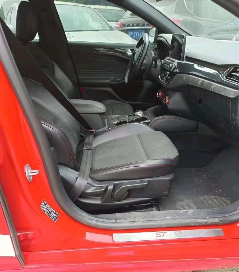 重庆19年福特福克斯3