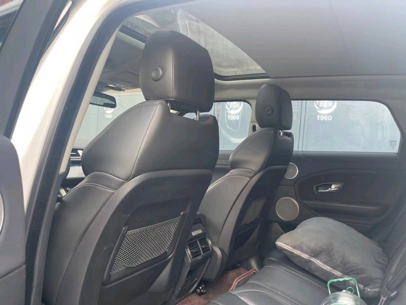 重庆17年路虎极光6