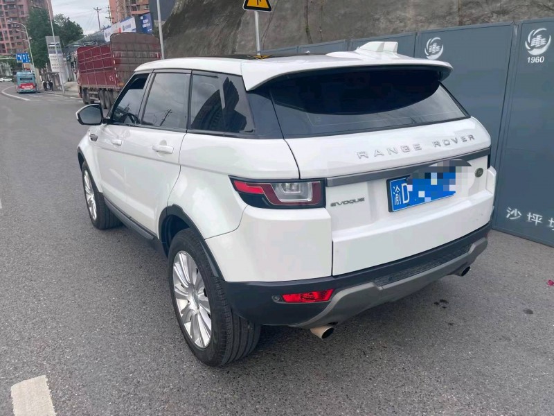 重庆17年路虎极光8