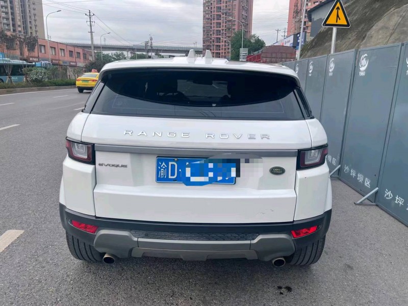 重庆17年路虎极光9