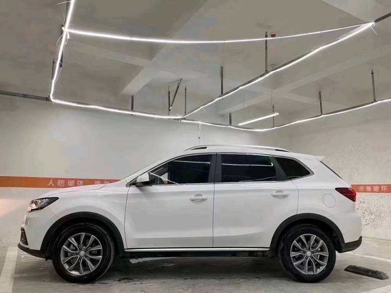 成都22年荣威RX53