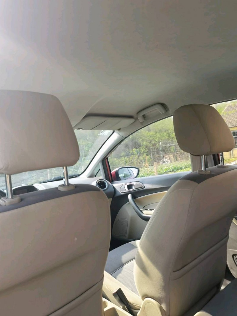 临沂12年福特嘉年华5