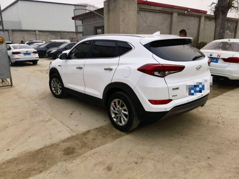 保定17年现代途胜3