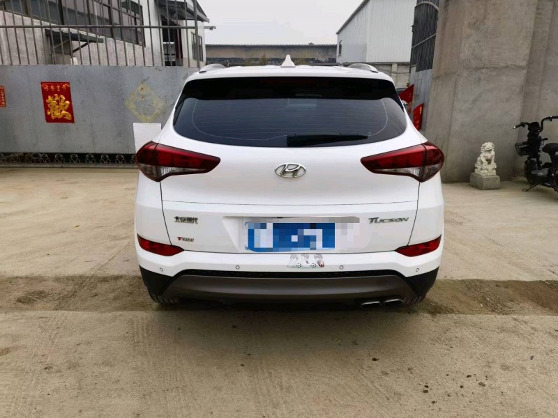 保定17年现代途胜9