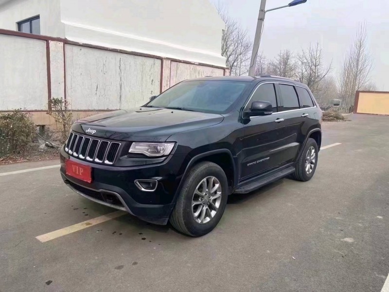 青岛17年Jeep大切诺基2