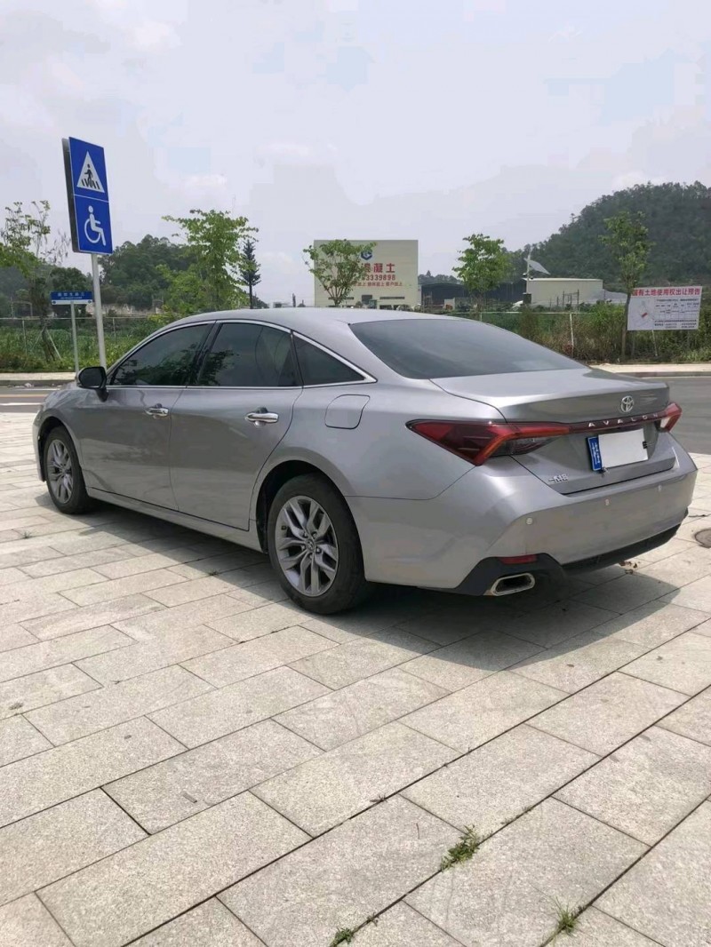 广州20年丰田亚洲龙7