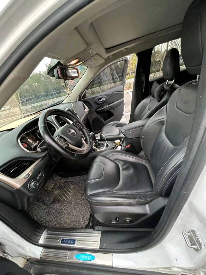 徐州17年Jeep自由光4