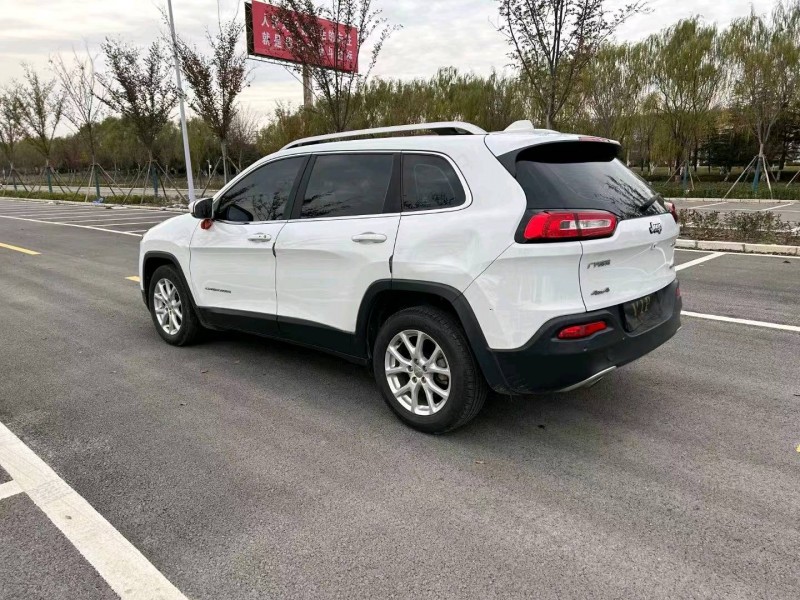 徐州17年Jeep自由光7