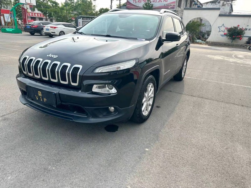 徐州17年Jeep自由光2