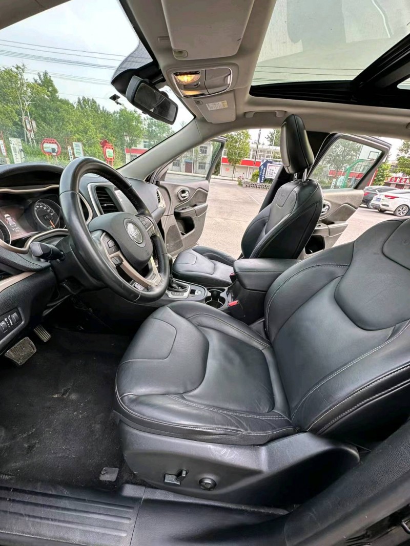 徐州17年Jeep自由光4