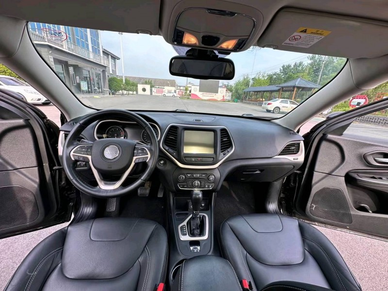 徐州17年Jeep自由光6