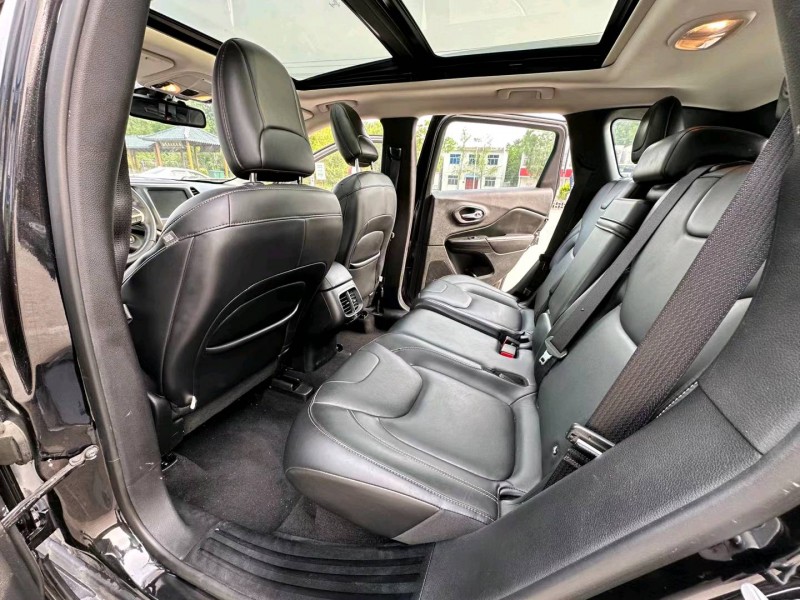 徐州17年Jeep自由光5