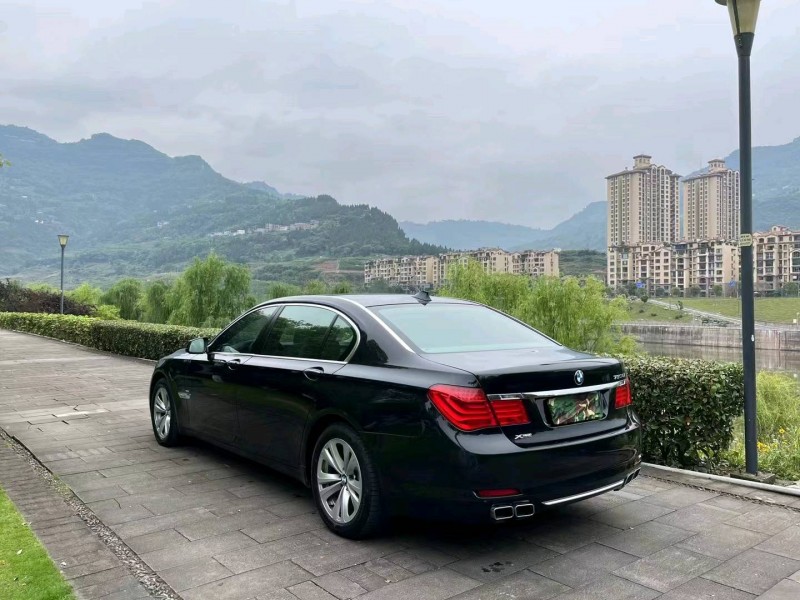 东营11年宝马7系5