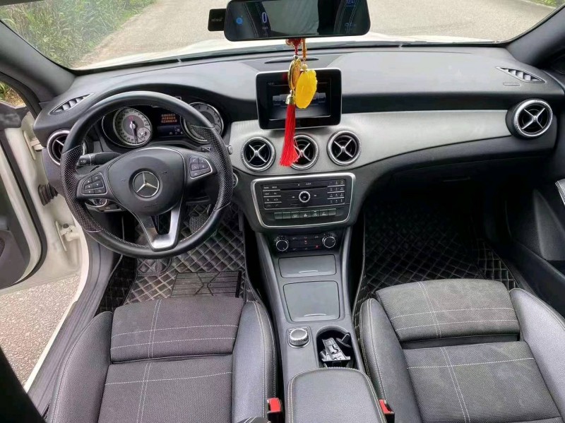 深圳16年奔驰CLA8