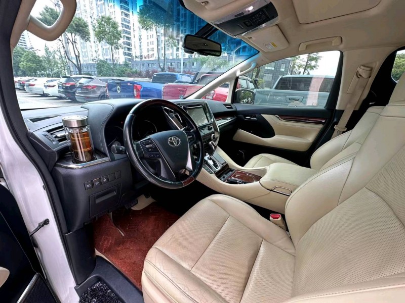 淮南16年丰田埃尔法8