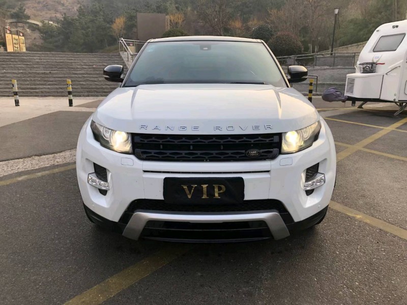 青岛12年路虎极光1