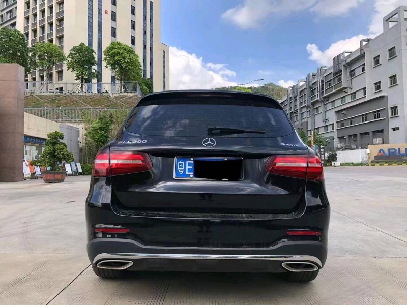 广州17年奔驰GLC8