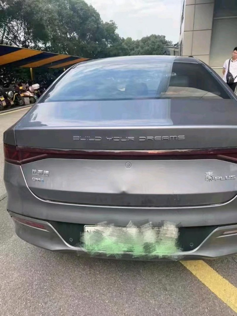 珠海21年比亚迪秦2