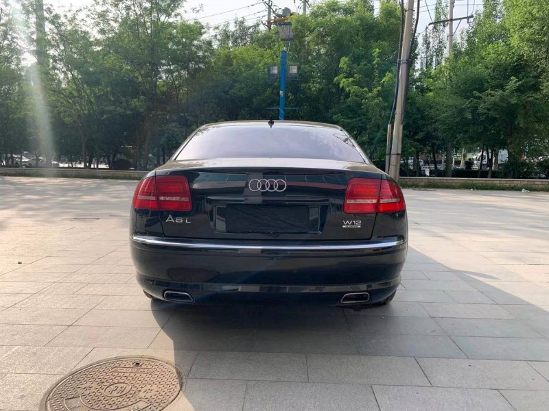 沈阳10年奥迪A8L6