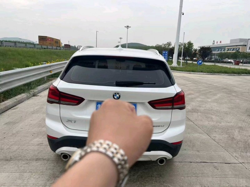 济南19年宝马X14