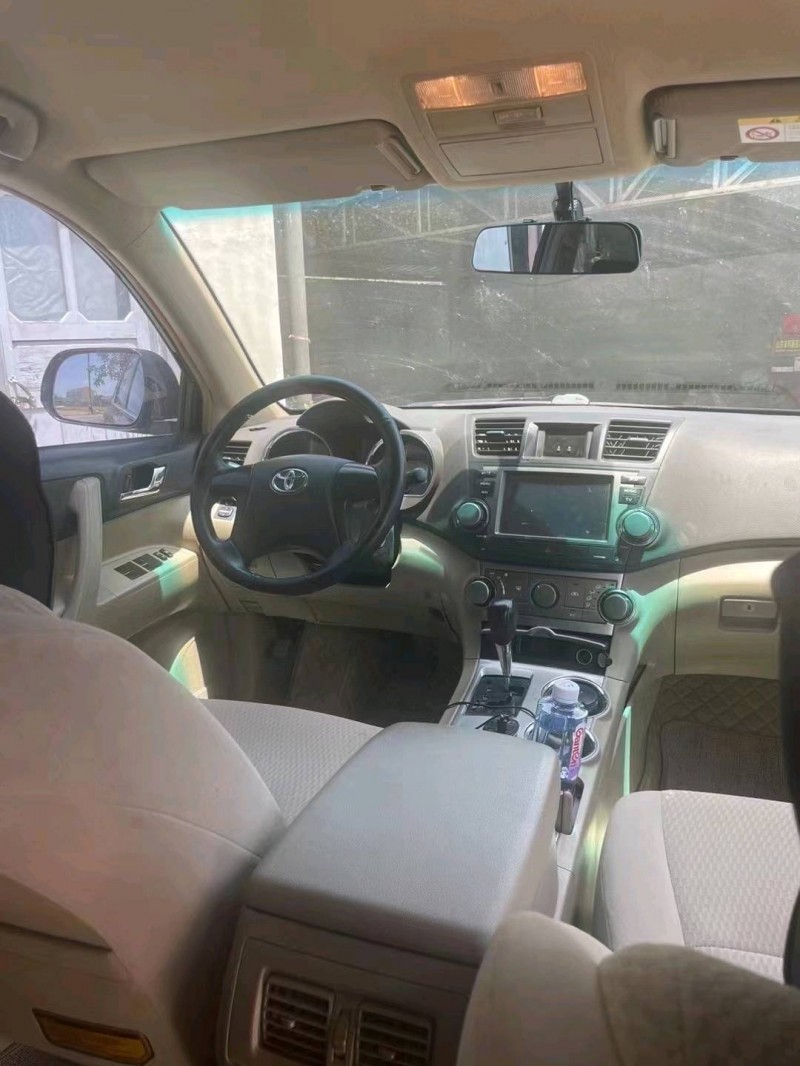 济南13年丰田汉兰达6