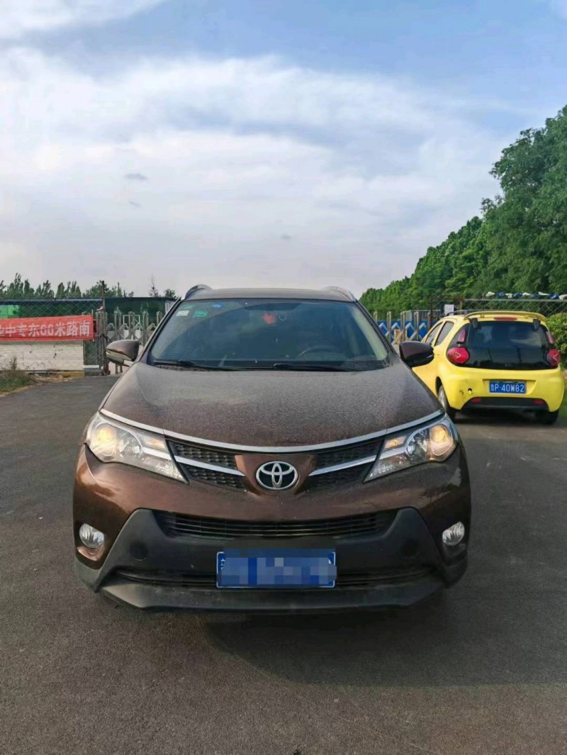 青岛15年丰田RAV4荣放1