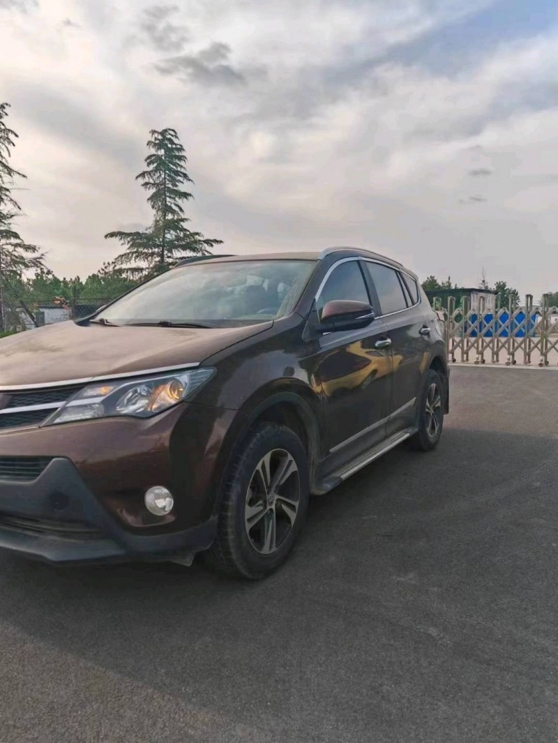 青岛15年丰田RAV4荣放3