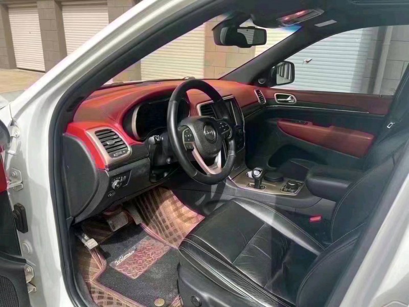 济南17年Jeep大切诺基7