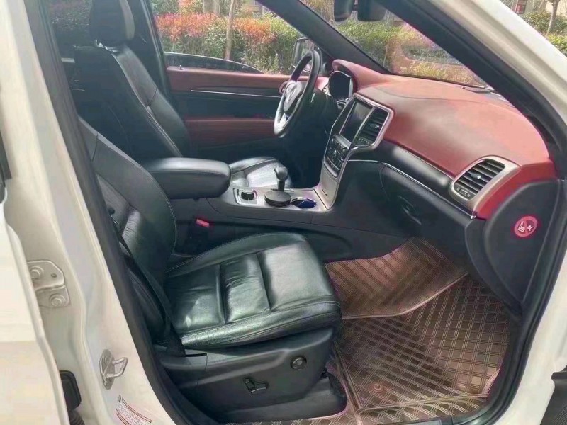 济南17年Jeep大切诺基6