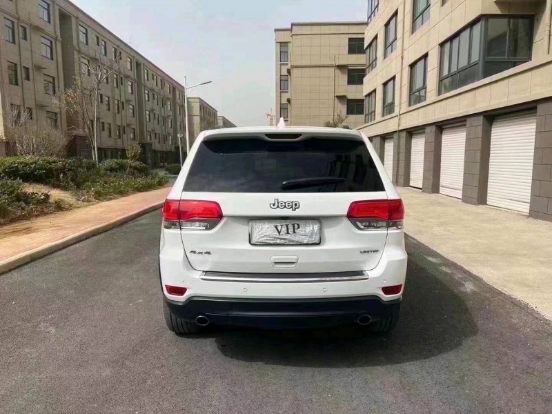 济南17年Jeep大切诺基9