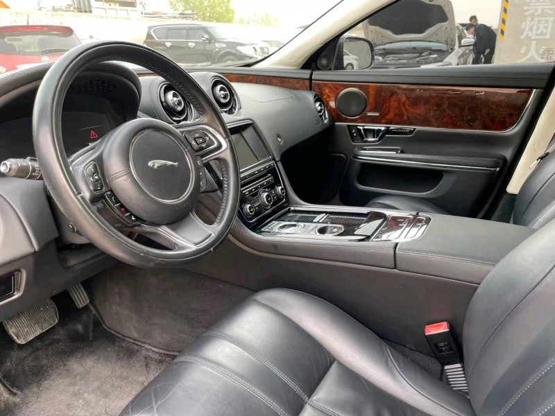 济南15年捷豹XJ6
