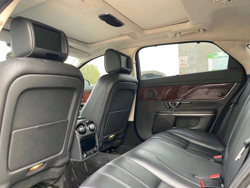 济南15年捷豹XJ8