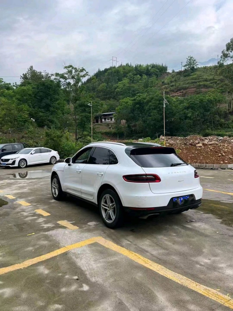 重庆15年保时捷Macan5