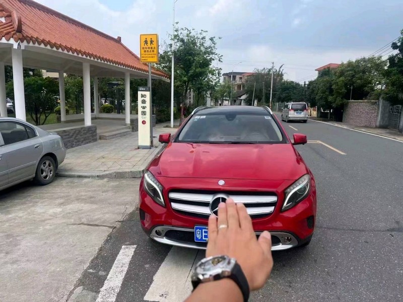 珠海16年奔驰GLA1